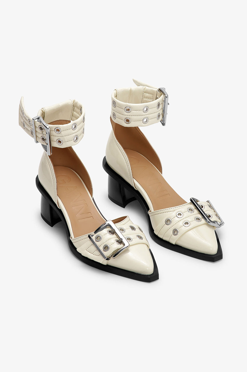 FEMININE BUCKLE OPEN CUT PUMPS